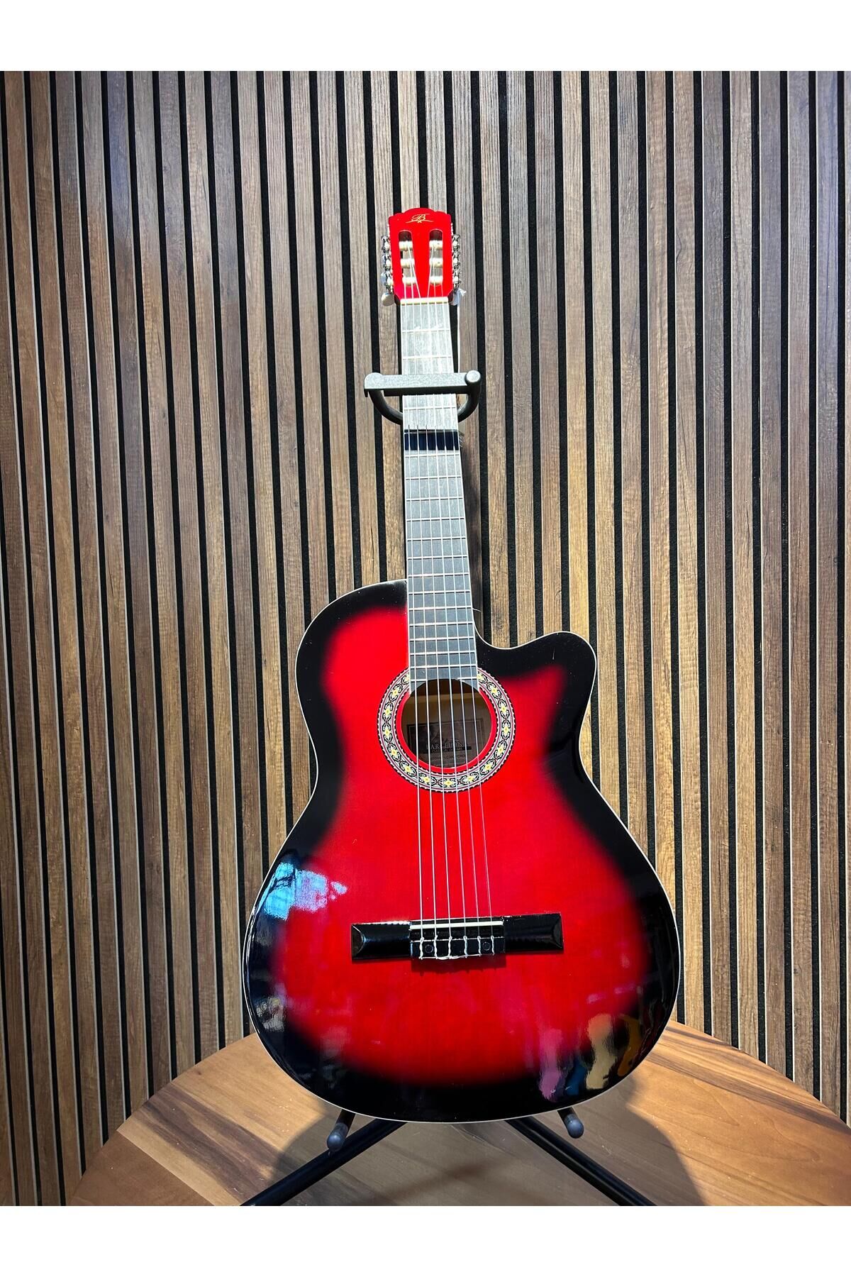 BARCELONA LC 3900 CRDS 4/4 KLASİK GİTAR KIRMIZI (KILIF+PENA HEDİYELİ)
