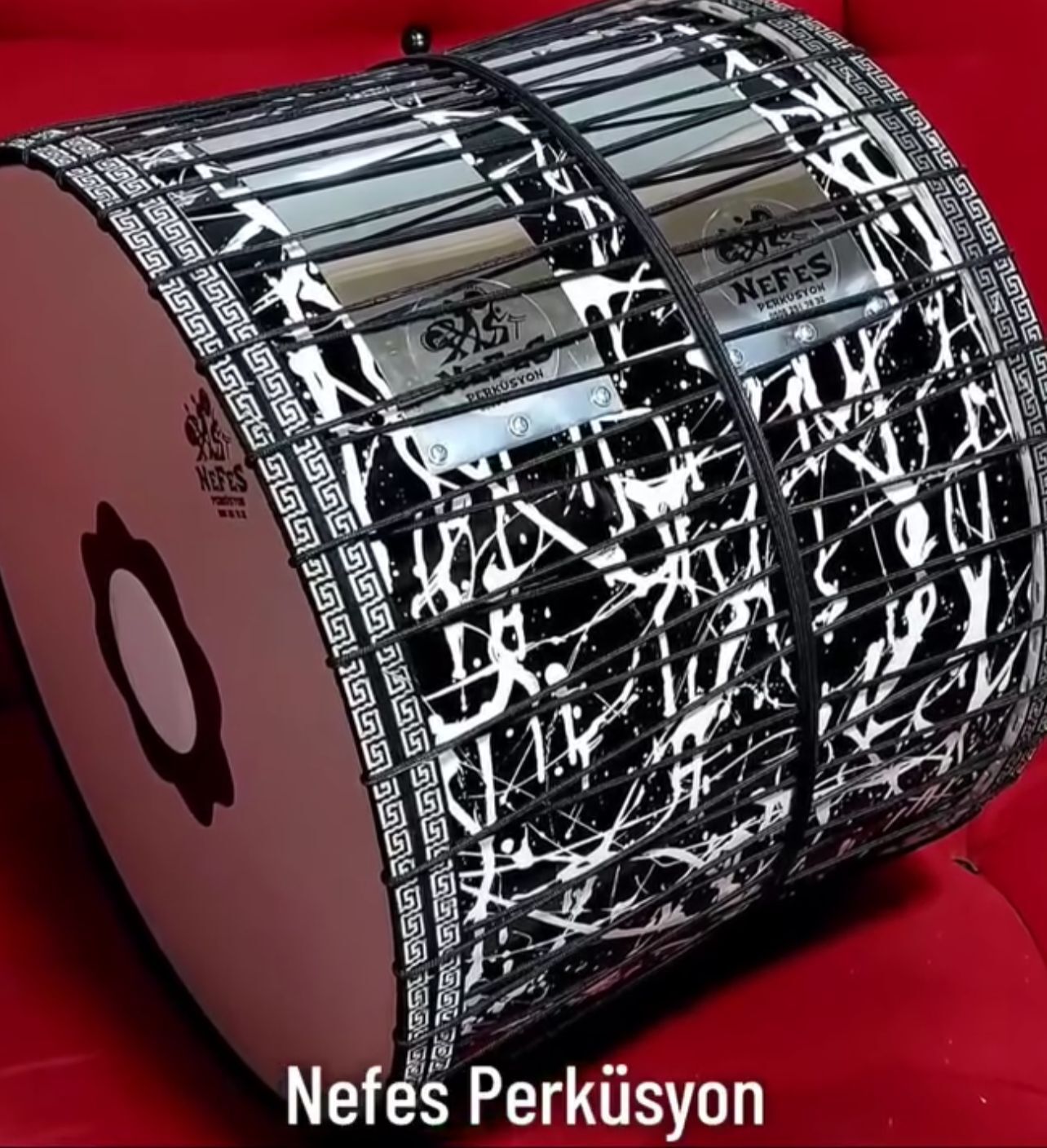 Çatlak Desen Siyah Kasnak İpli Asma Davul